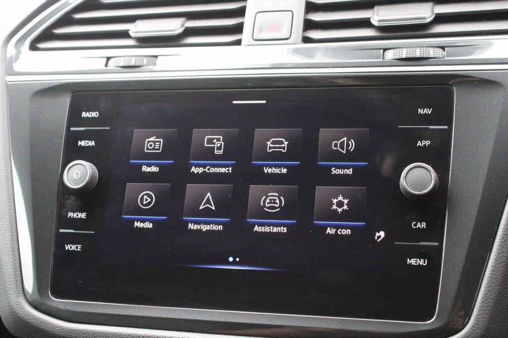 Volkswagen Tiguan Elegance White #45
