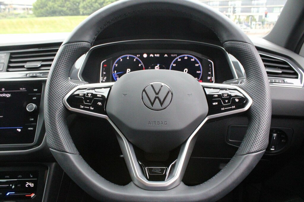 Volkswagen Tiguan Elegance White #24