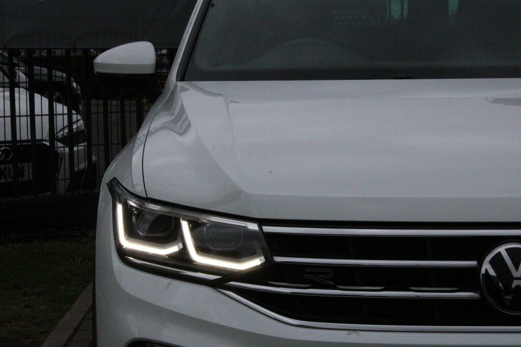 Volkswagen Tiguan Elegance White #6