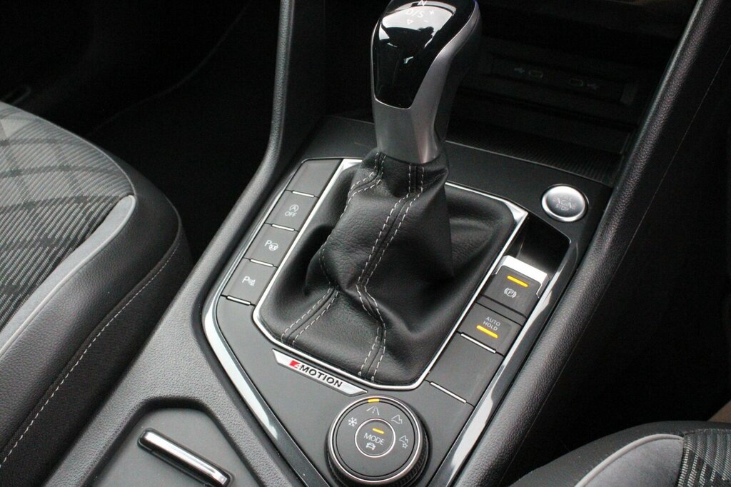 Volkswagen Tiguan Elegance White #34