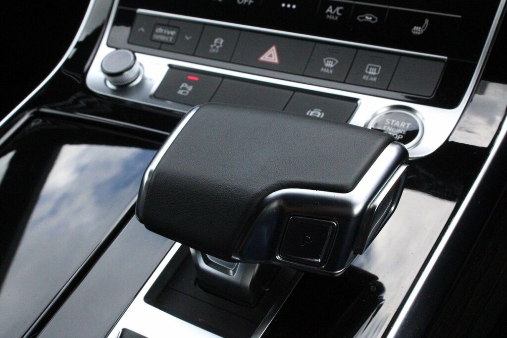 Audi Q7 3L Black Edition Red #30