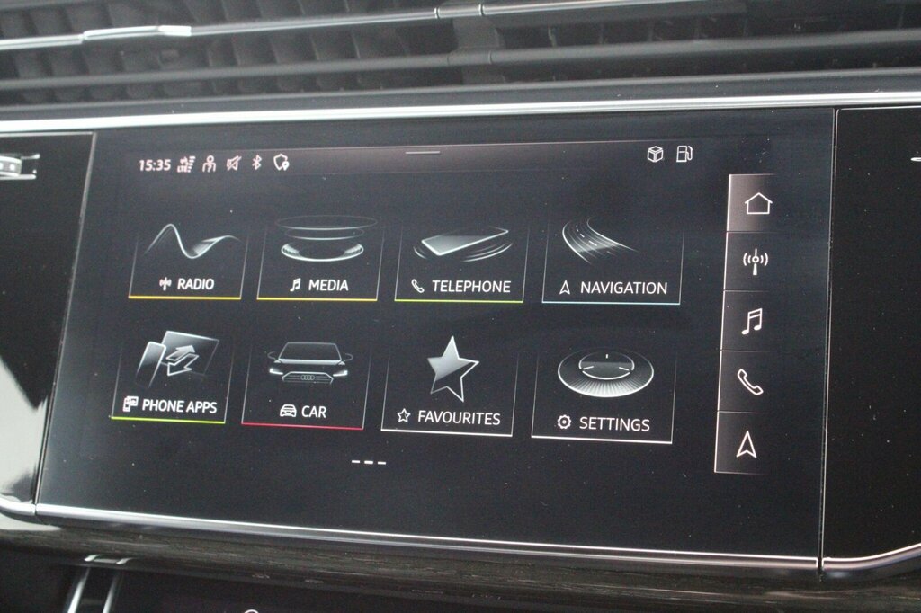Audi Q7 3L Black Edition Red #32