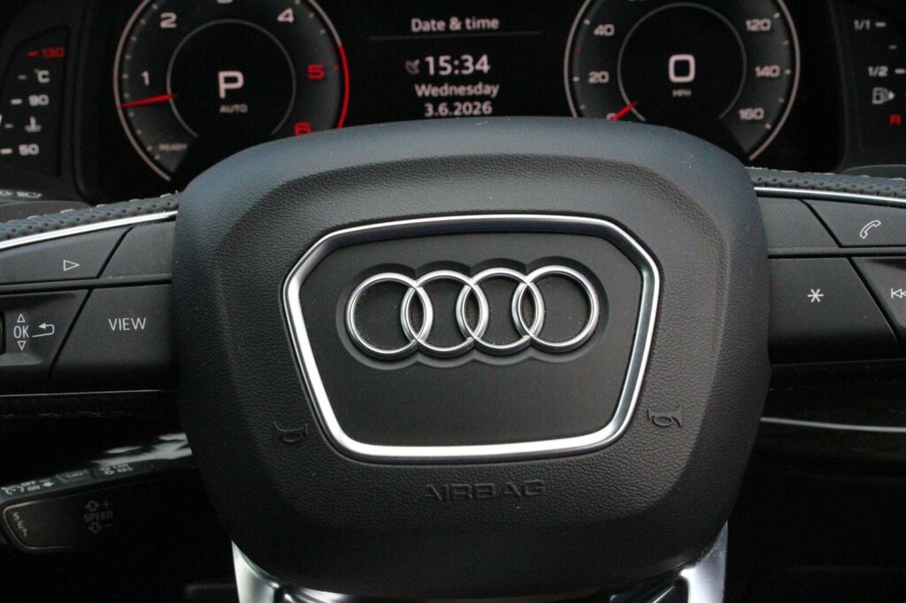Audi Q7 3L Black Edition Red #24