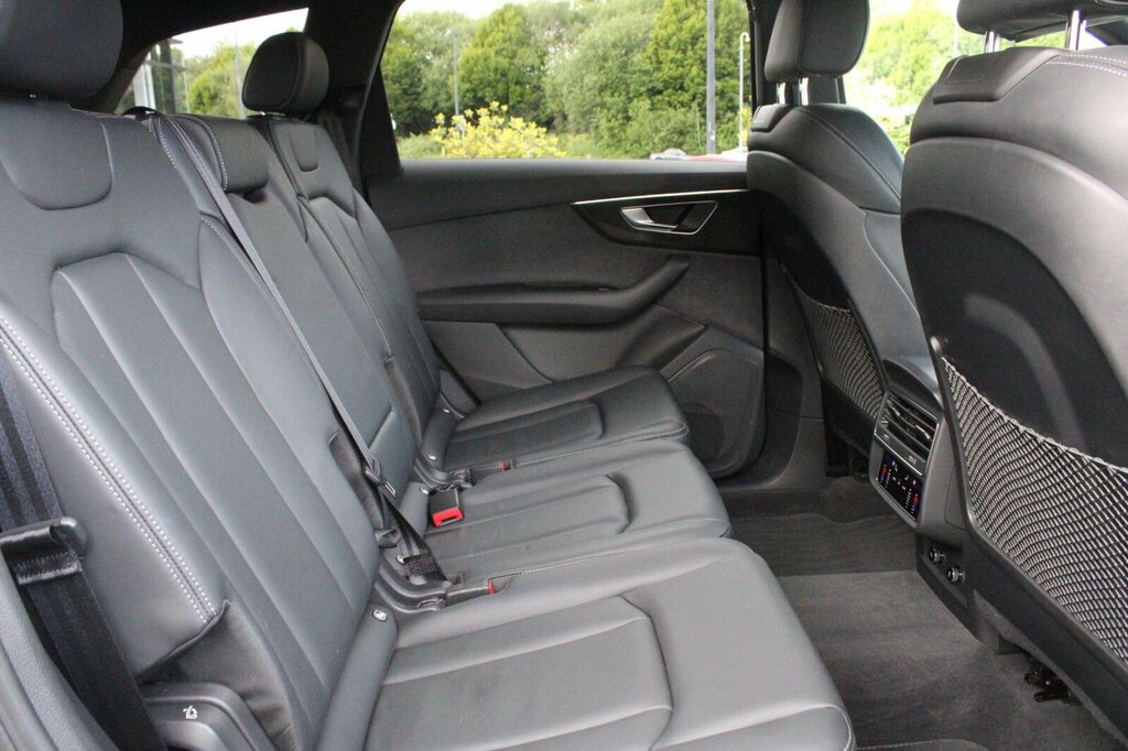 Audi Q7 3L Black Edition Red #48