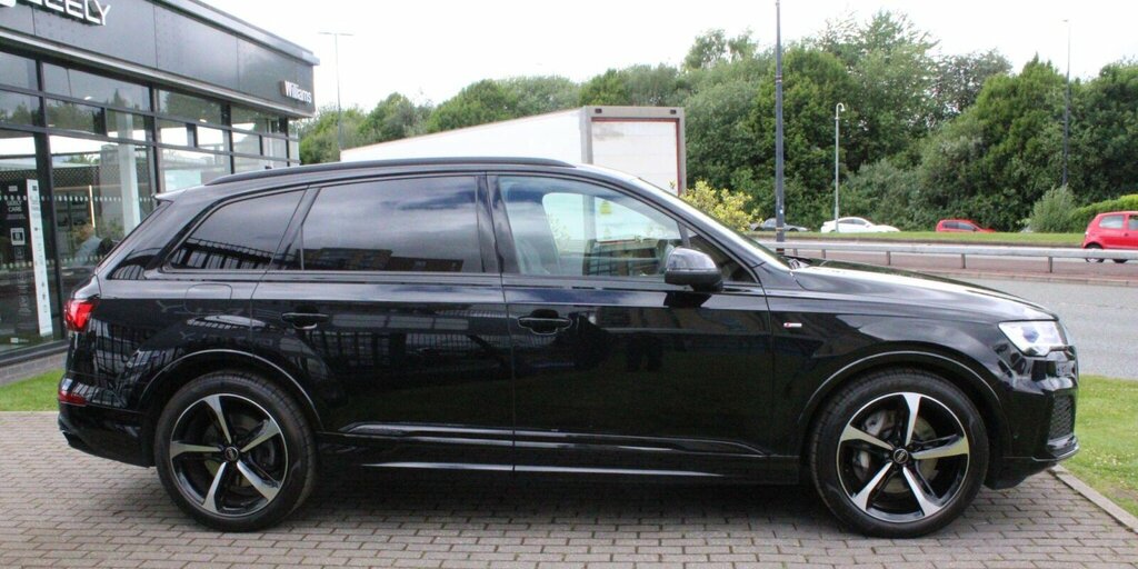 Audi Q7 3L Black Edition Red #3