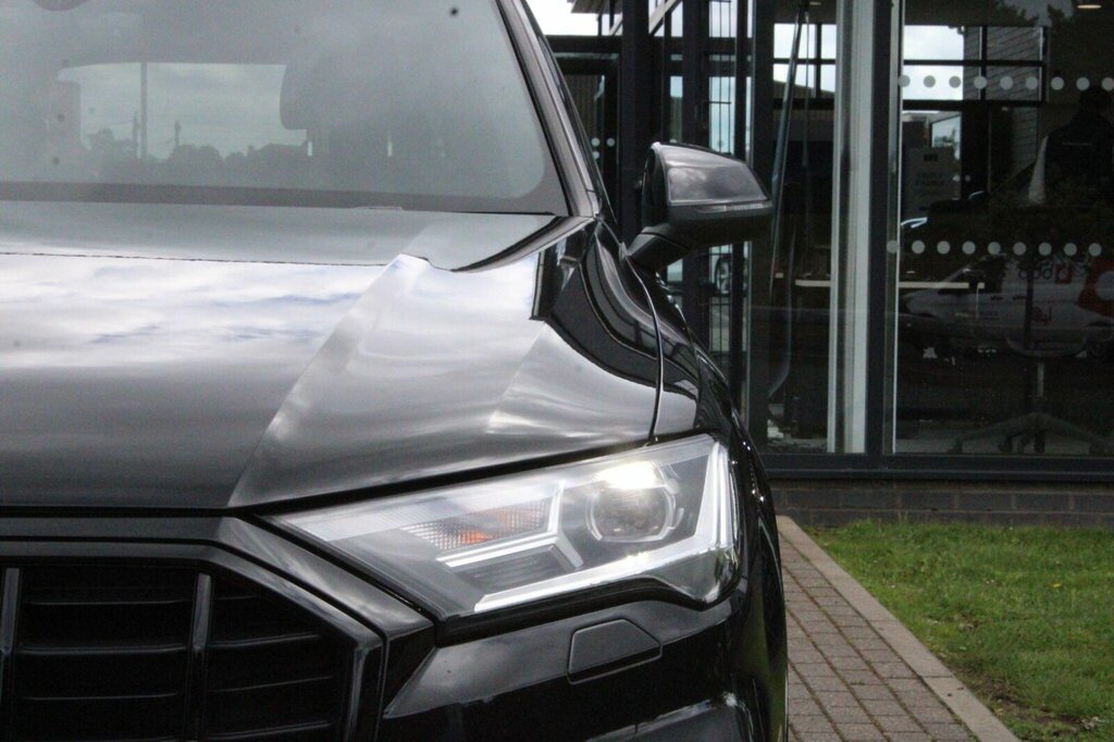 Audi Q7 3L Black Edition Red #7