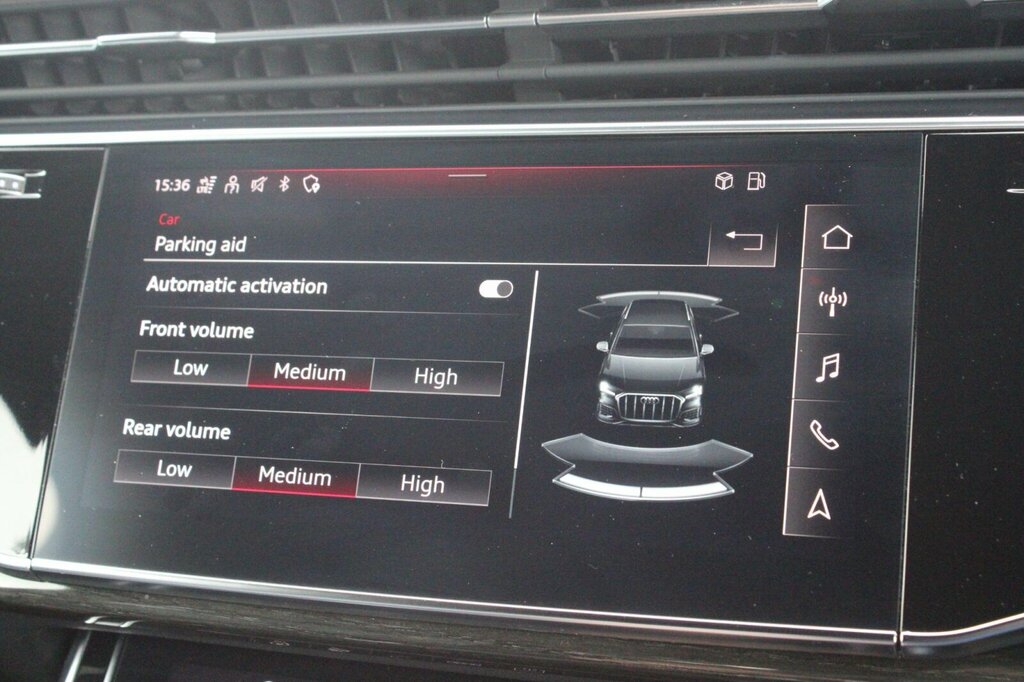 Audi Q7 3L Black Edition Red #43