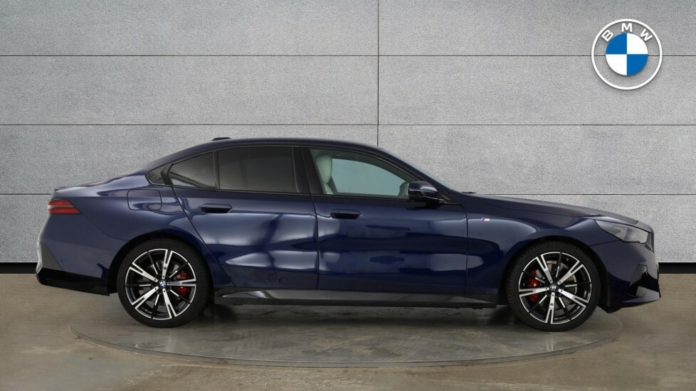 BMW 5 Series 530E M Sport Black #3