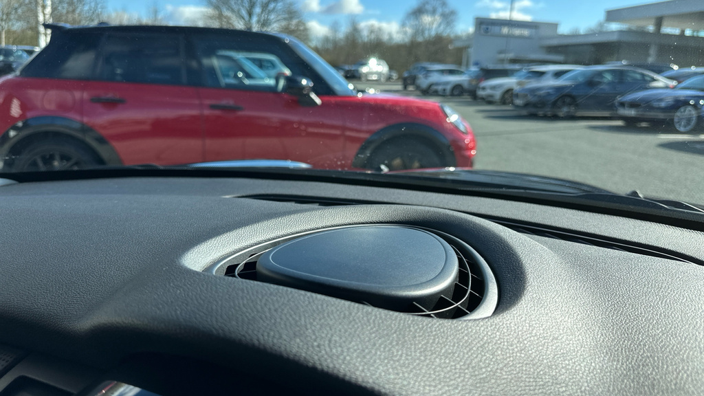 Mini Hatch Black #40