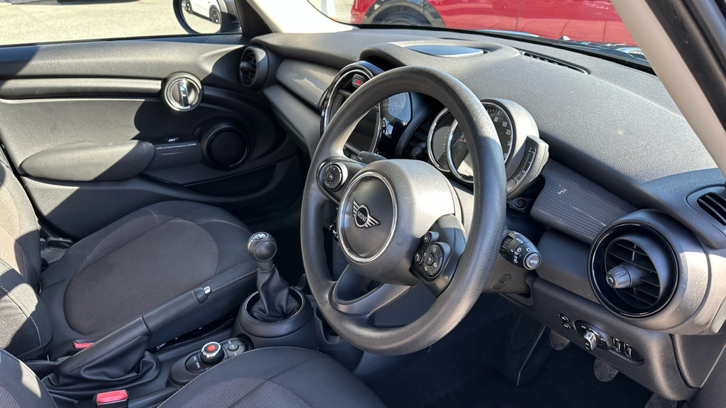 Mini Hatch Black #6