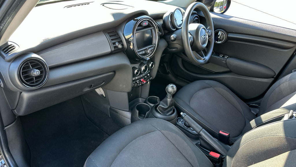 Mini Hatch Black #7