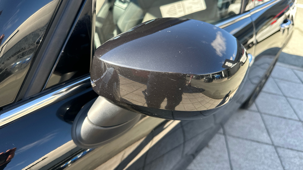 Mini Hatch Black #26