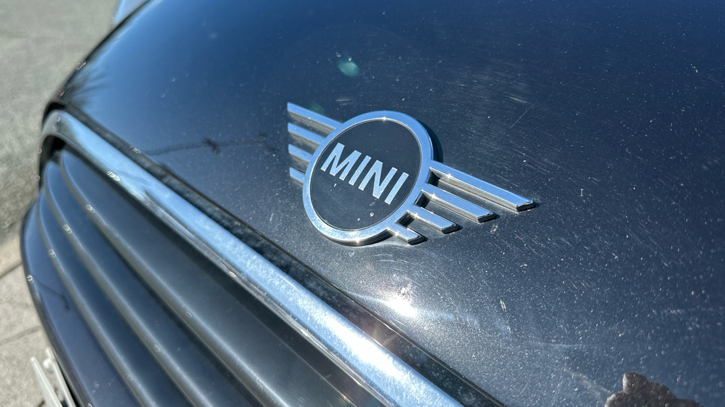 Mini Hatch Black #29