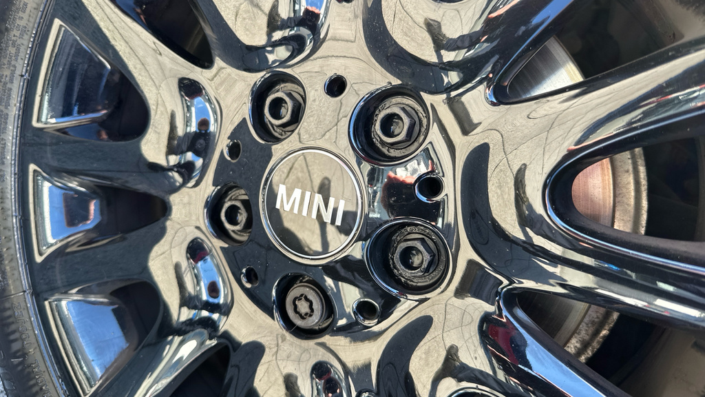 Mini Hatch Black #28