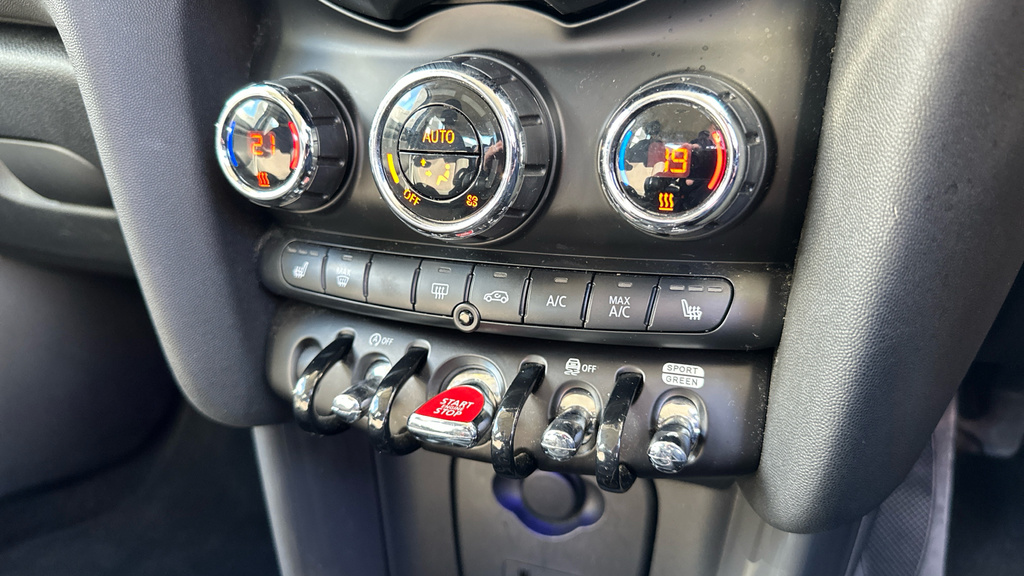 Mini Hatch Black #46