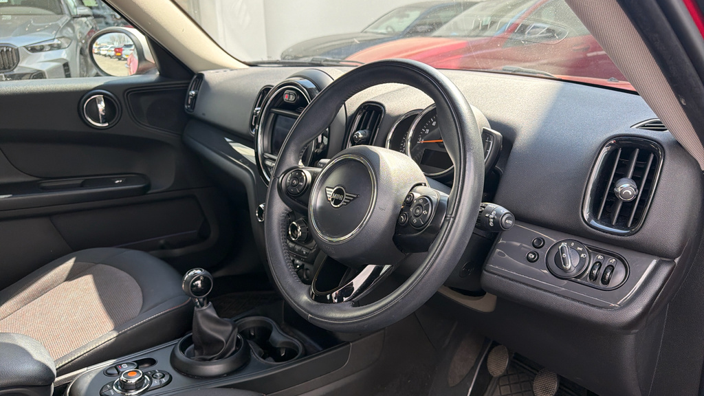 Mini Countryman Cooper S E Classic White #6