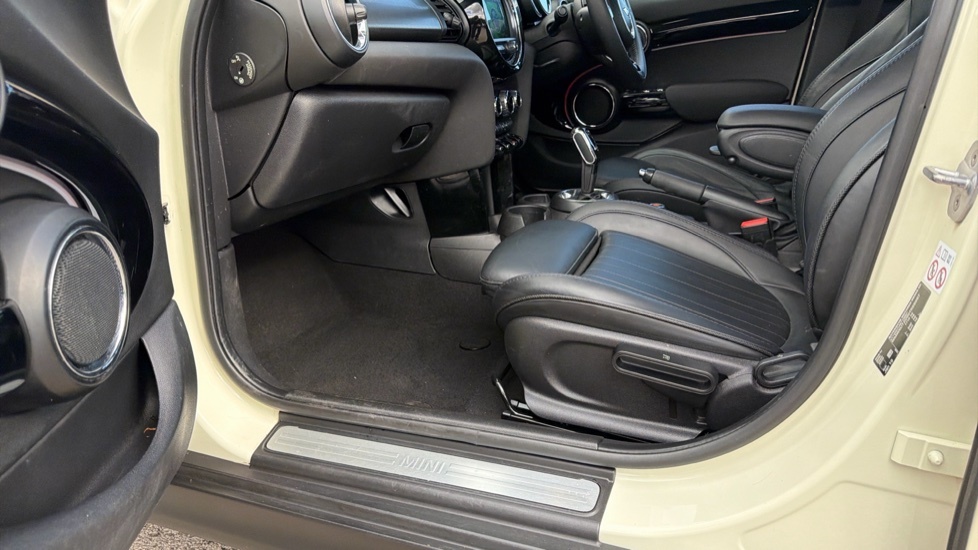 Mini Hatch 1.5 Cooper Classic Euro 6 Ss Silver #93