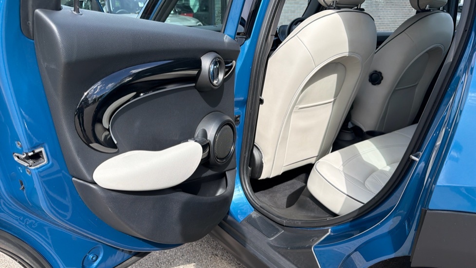Mini Hatch 135Kw Cooper S Level 2 33Kwh Grey #55