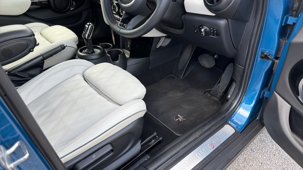 Mini Hatch 135Kw Cooper S Level 2 33Kwh Grey #47