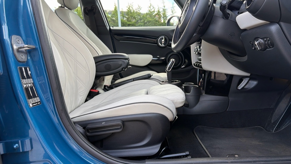 Mini Hatch 135Kw Cooper S Level 2 33Kwh Grey #48