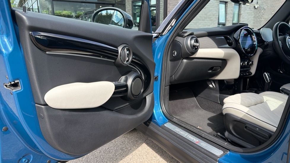 Mini Hatch 135Kw Cooper S Level 2 33Kwh Grey #56