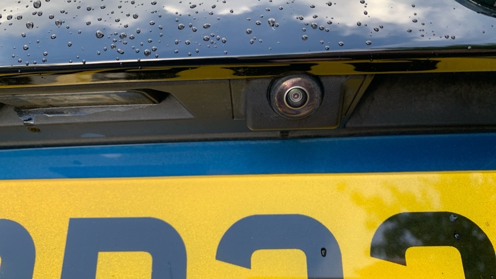 Mini Hatch 1.5 C Exclusive 2023 Black #42