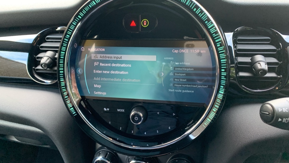 Mini Hatch 1.5 C Exclusive 2023 Black #55