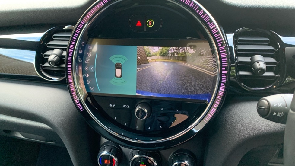 Mini Hatch 1.5 C Exclusive 2023 Black #59