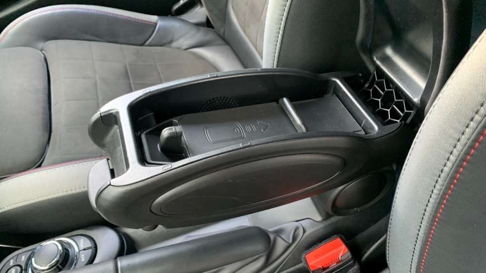 Mini Hatch 1.5 C Exclusive 2023 Black #34