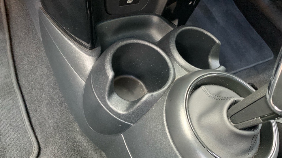 Mini Hatch 1.5 C Exclusive 2023 Black #35
