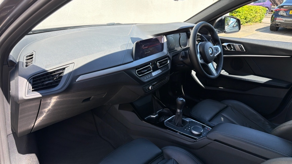 BMW 1 Series Se Black #7