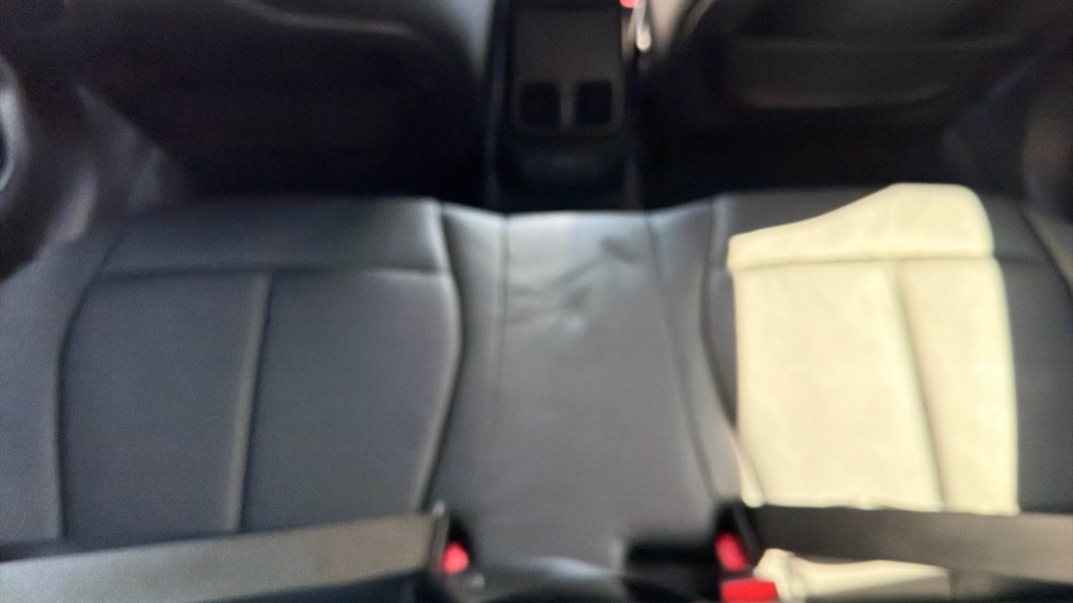 BMW 1 Series Se Black #31