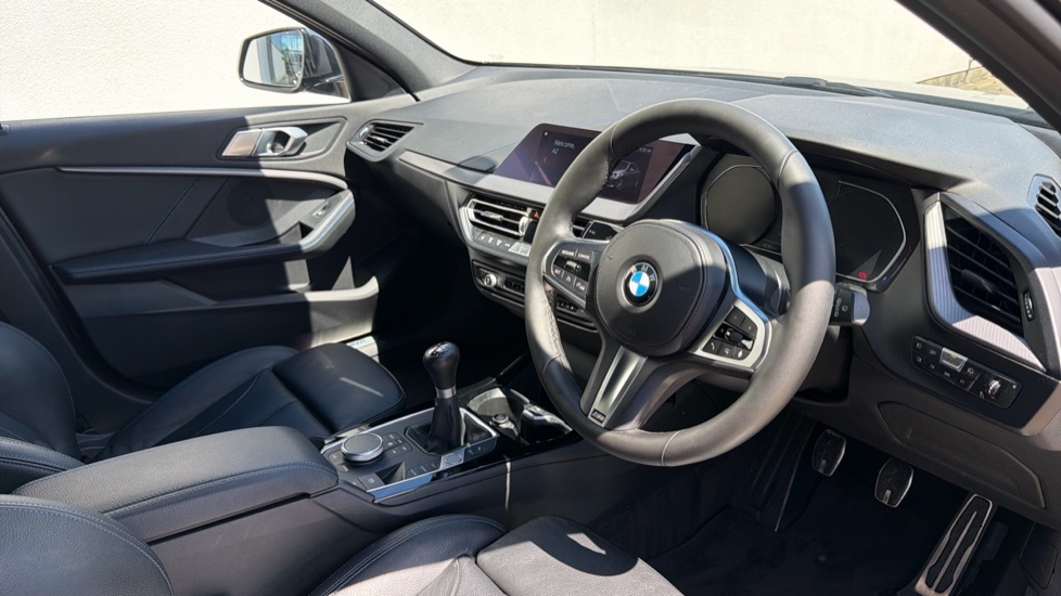 BMW 1 Series Se Black #6