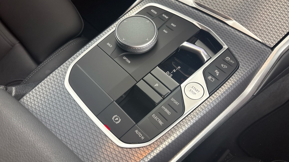 BMW 3 Series Saloon Grey #10