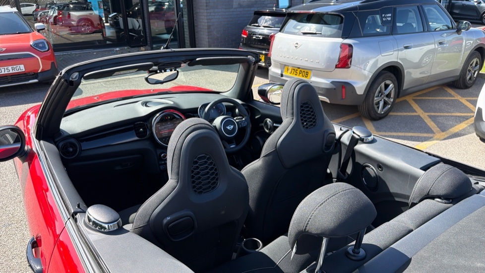 Mini Convertible 2.0 Cooper S Sport II Comfortnav Pack White #31