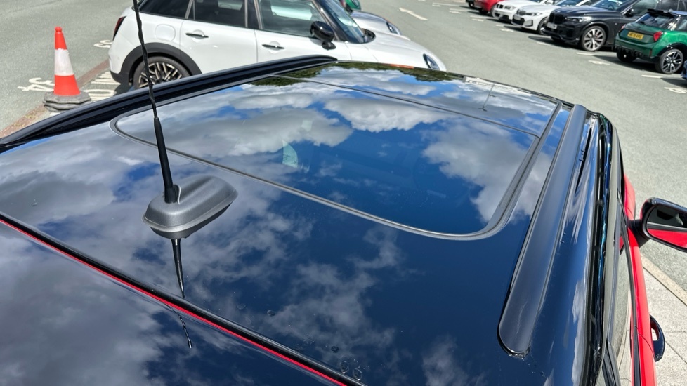 Mini Hatch 160Kw Se Sport 54Kwh 2025 Black #33