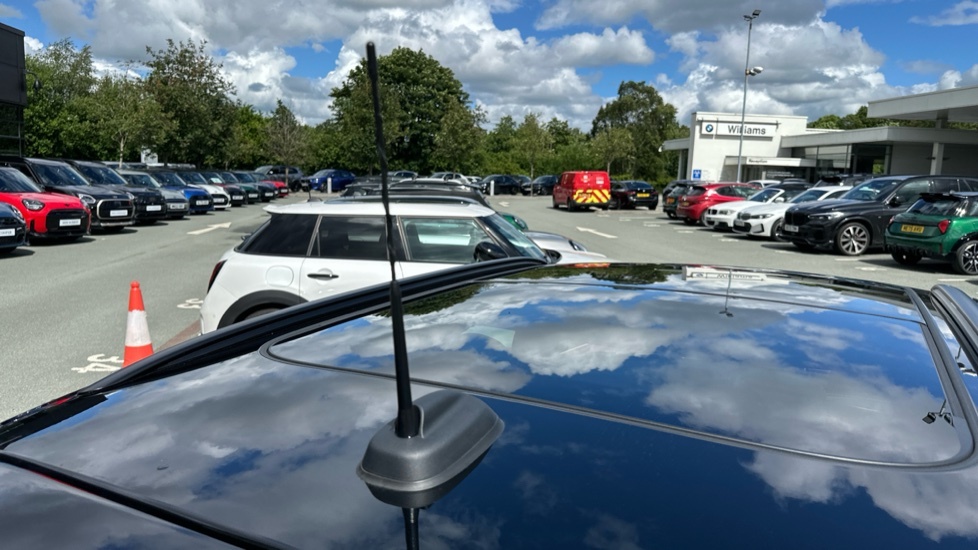 Mini Hatch 160Kw Se Sport 54Kwh 2025 Black #32