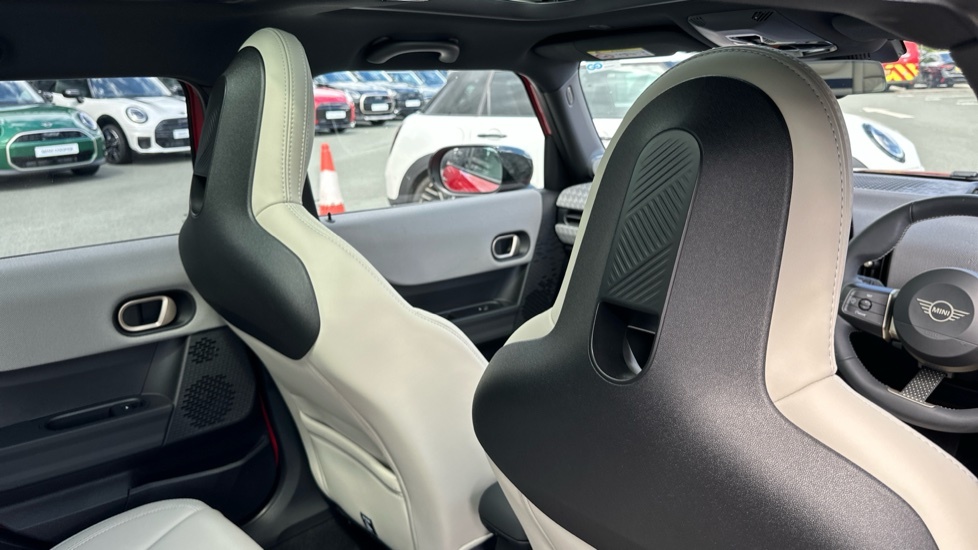 Mini Hatch 160Kw Se Sport 54Kwh 2025 Black #37