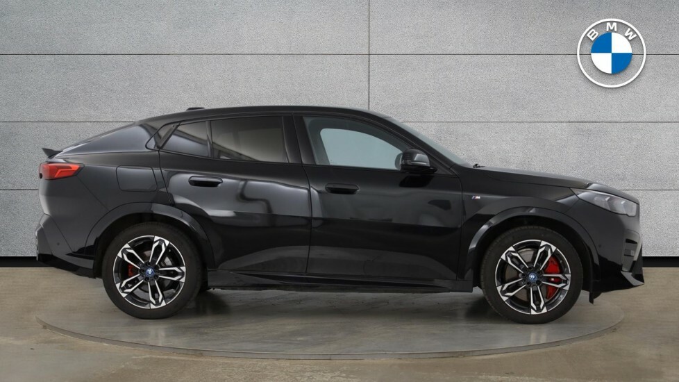 BMW iX2 20 66.5Kwh Shadow Edition Edrive 11Kw Ch  #3