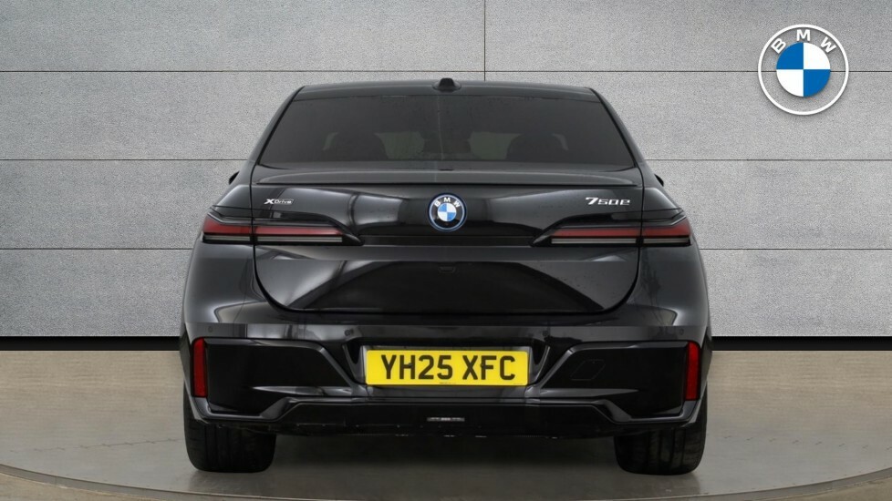 BMW 7 Series M760e Xdrive Ultimate Pack Black #15