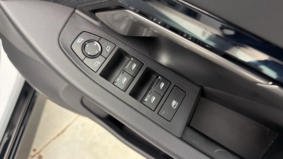 BMW i5 442Kw M60 Xdrive 84Kwh Grey #54