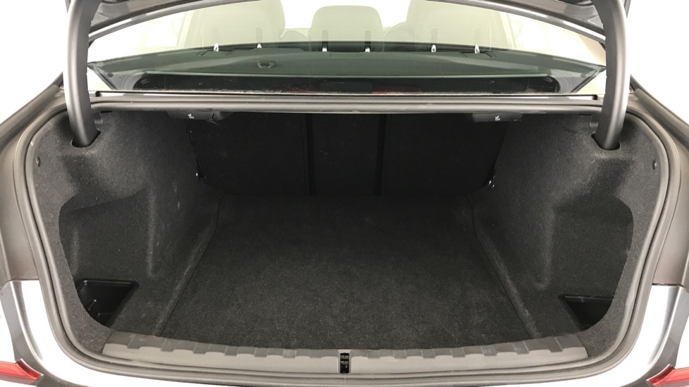 BMW 3 Series 330E M Sport Step White #13