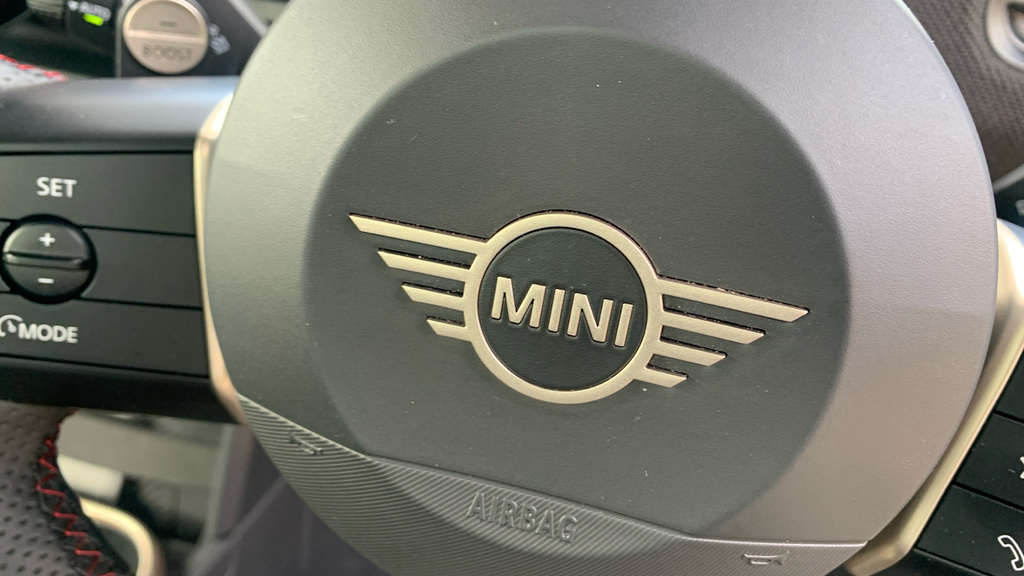 Mini Hatch 2.0C Classic Steptronic Euro 6 Black #44