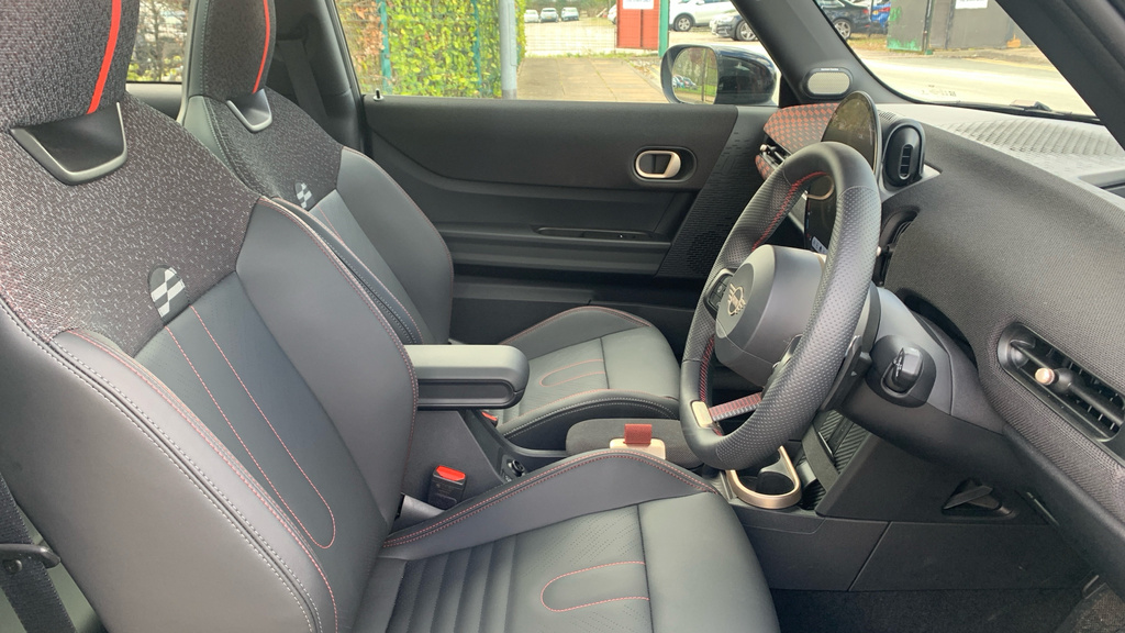 Mini Hatch 2.0C Classic Steptronic Euro 6 Black #11