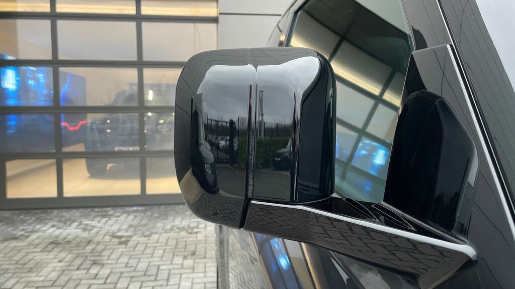 Land Rover Defender 90 3.0 D250 Hard Top S Black #29