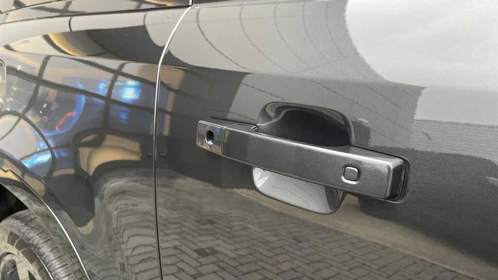 Land Rover Defender 90 3.0 D250 Hard Top S Black #32