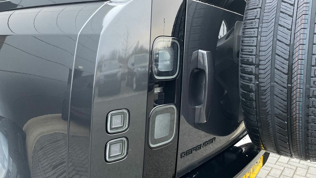 Land Rover Defender 90 3.0 D250 Hard Top S Black #19