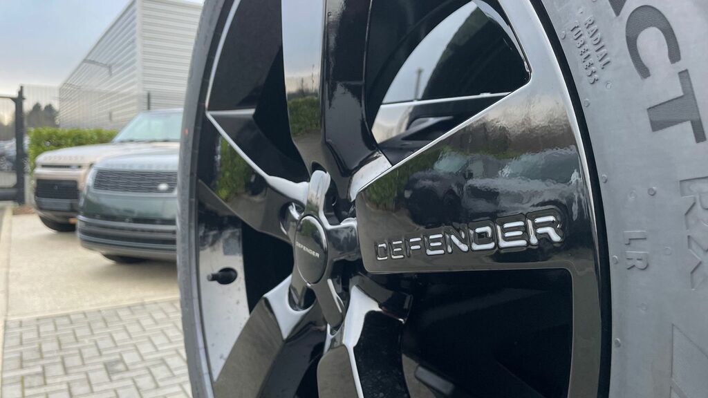 Land Rover Defender 90 3.0 D250 Hard Top S Black #50