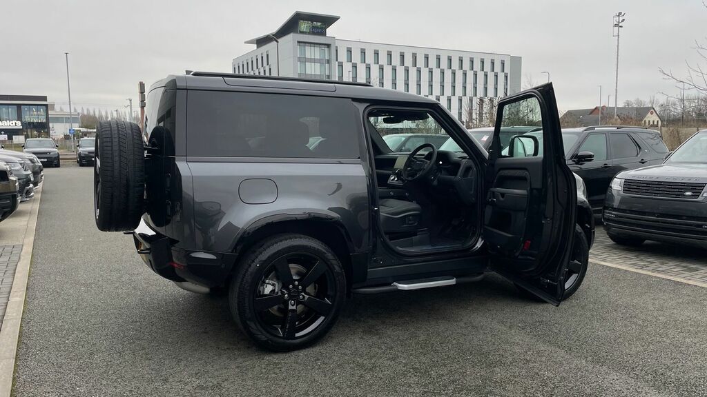 Land Rover Defender 90 3.0 D250 Hard Top S Black #45