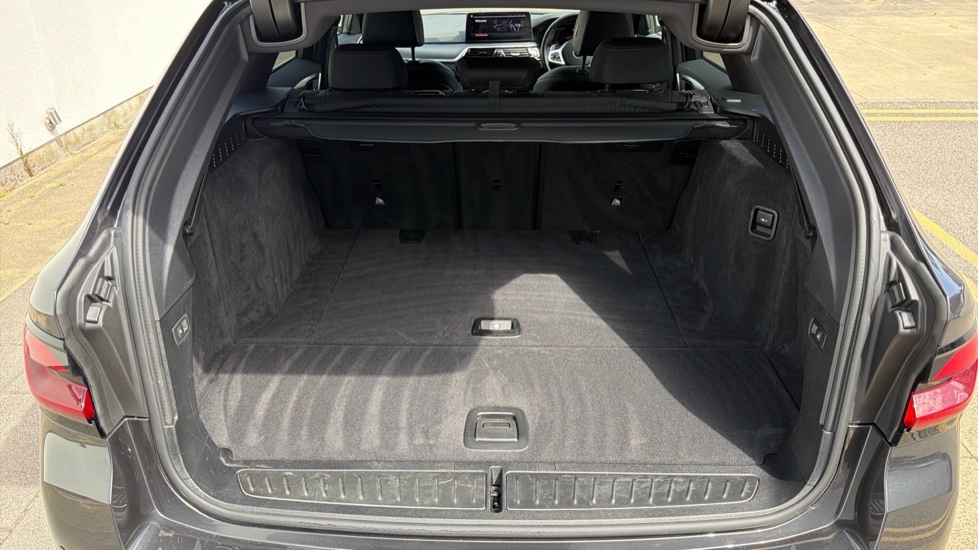 BMW 5 Series 530E M Sport Black #45